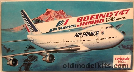 Hasegawa 1/200 Boeing 747 Air France or Swiss Air, LD3 plastic model kit
